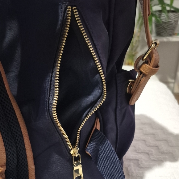 Tommy Bahama Backpack - Picture 3 of 10